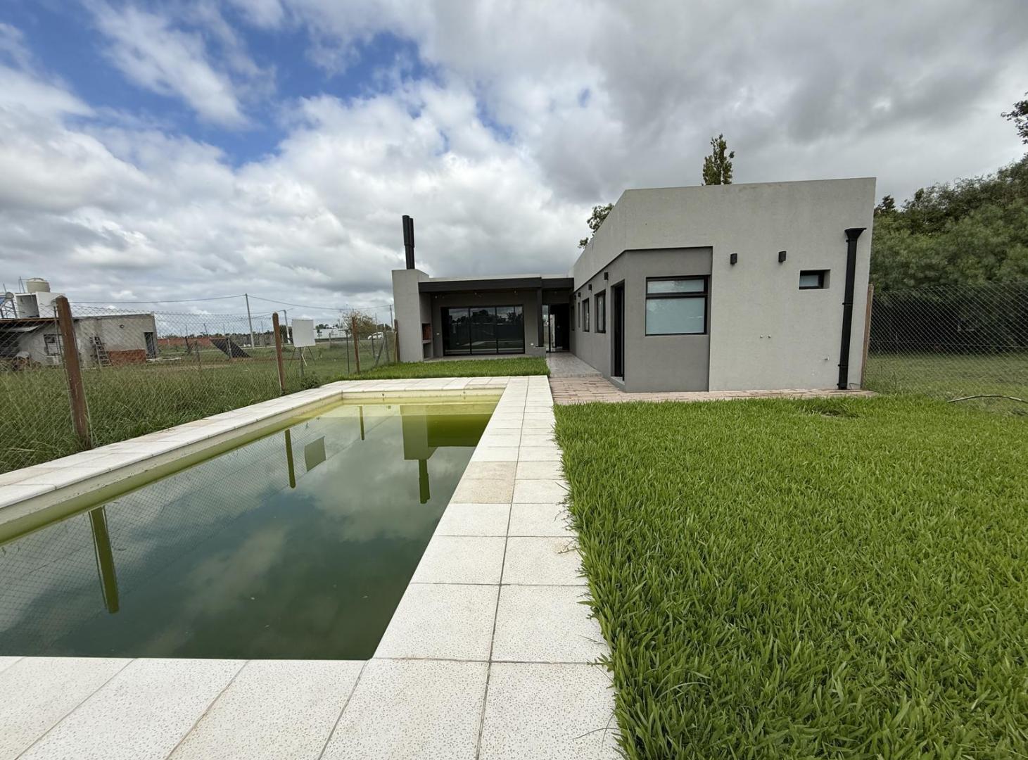 Foto de OPORTUNIDAD Casa 3 dormitorios con pileta - Fincas de Ibarlucea, imagen 2