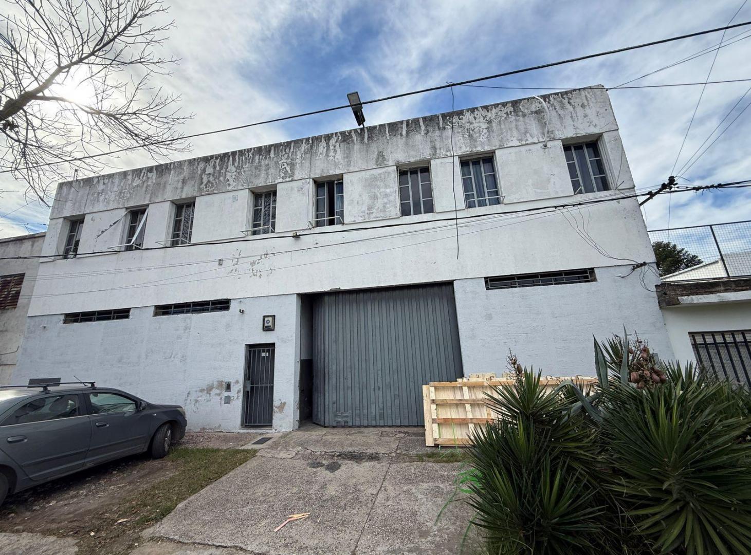 Foto de Galpón con oficinas en VENTA - Barrio Empalme Graneros, imagen 2