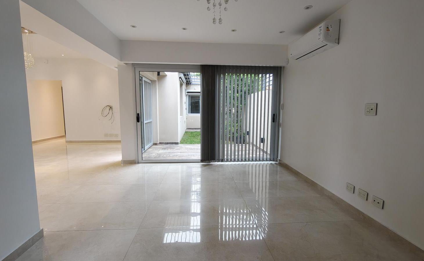 Foto de Venta Casa 3 dormitorios reciclada con jardín y pileta - Alberdi río, imagen 3