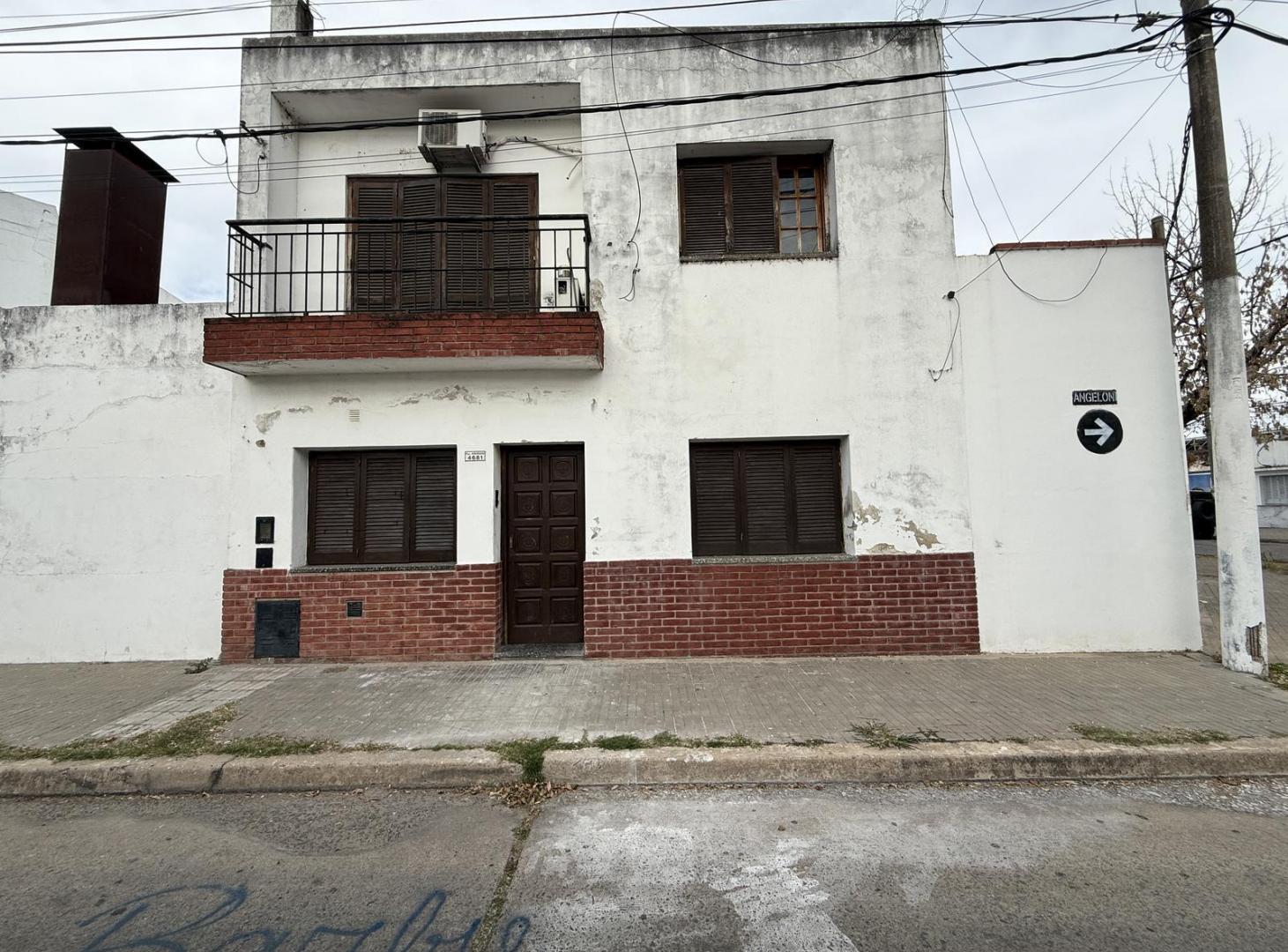 Foto de Casa 3 dormitorios con local en venta - Barrio Ludueña, imagen 1