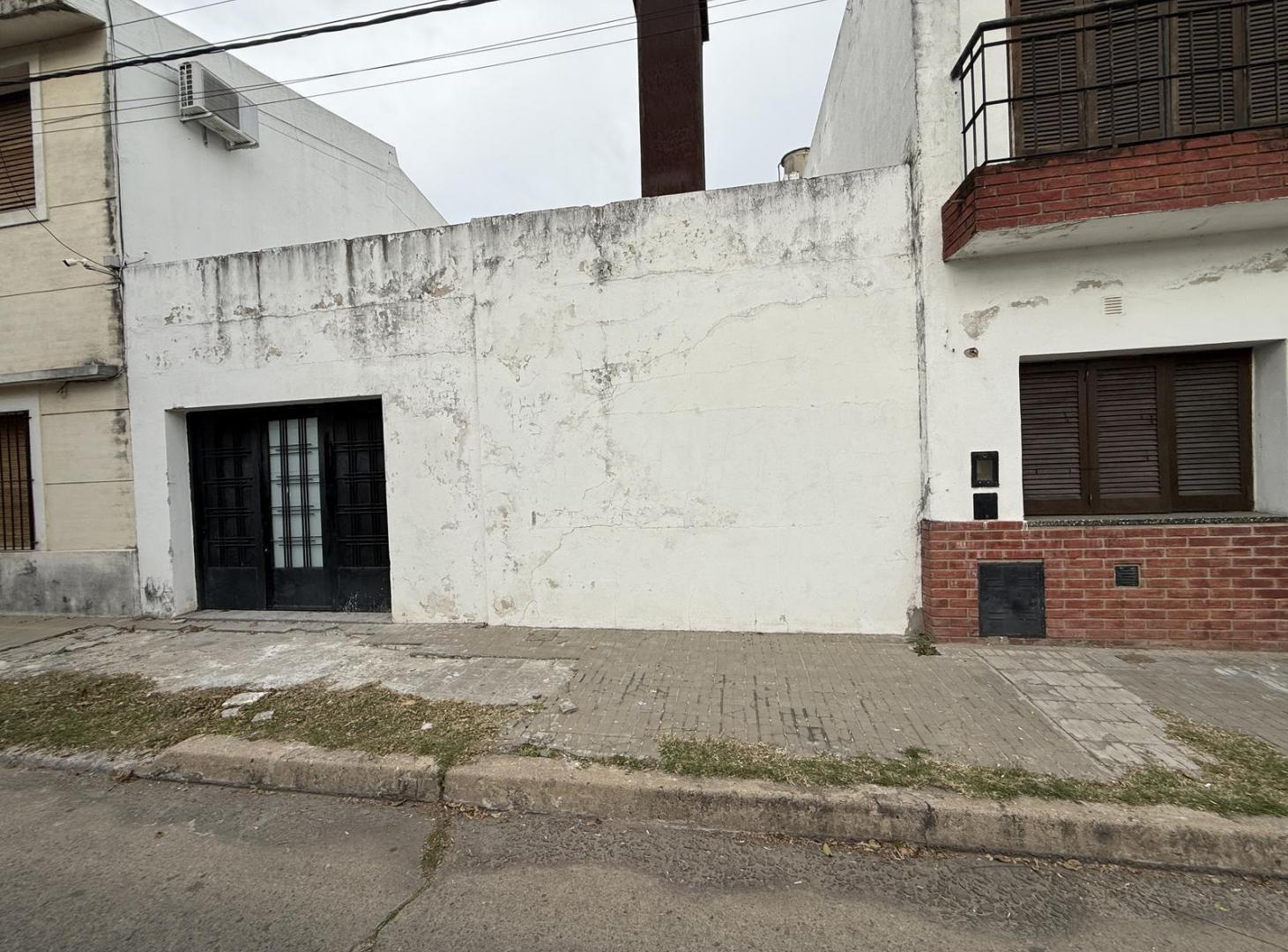Foto de Casa 3 dormitorios con local en venta - Barrio Ludueña, imagen 2