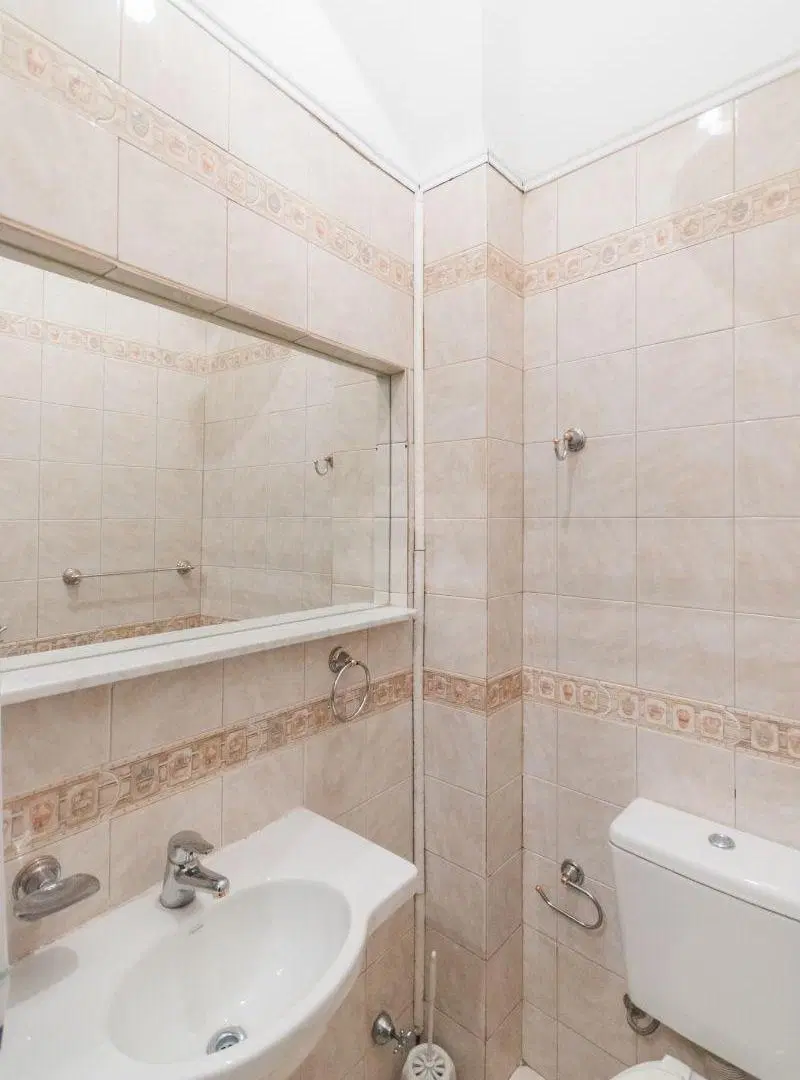 EXCELENTE DEPARTAMENTO 3 AMBINETES CON DEPENDENCIA 4