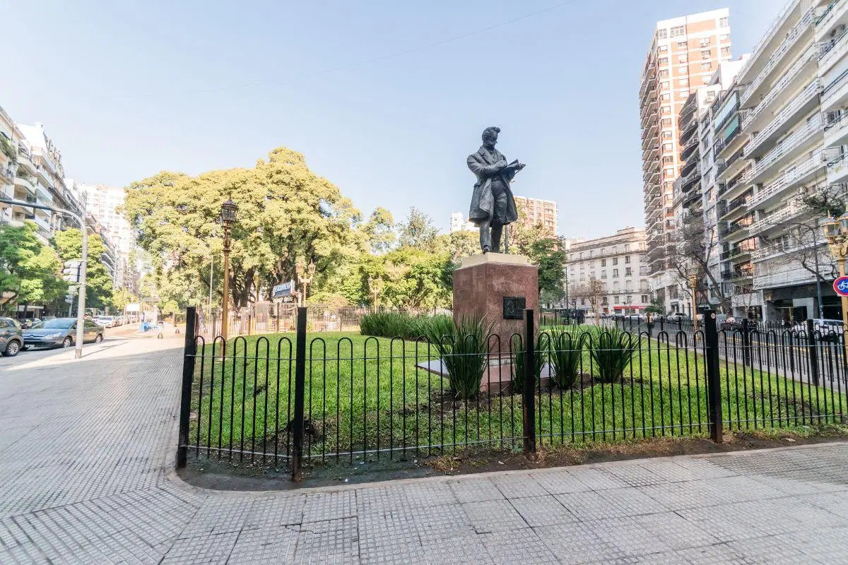 EXCELENTE DEPARTAMENTO 3 AMBINETES CON DEPENDENCIA 5