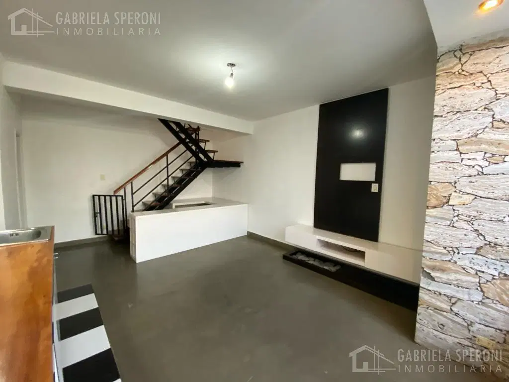Duplex 3 ambientes VENTA Banfield 2