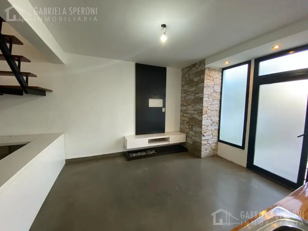 Duplex 3 ambientes VENTA Banfield 3