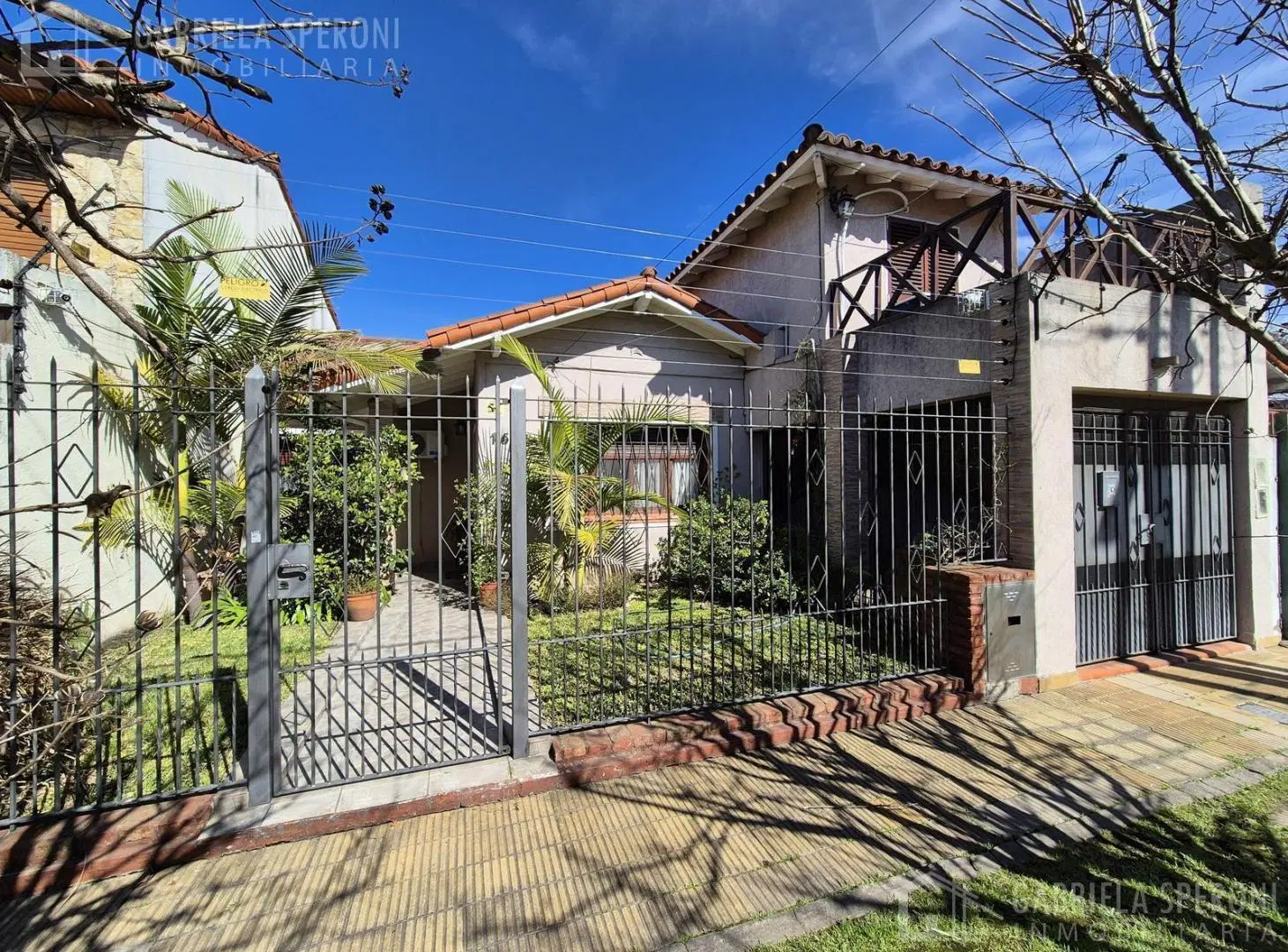 CASA 4 ambientes VENTA Banfield 2