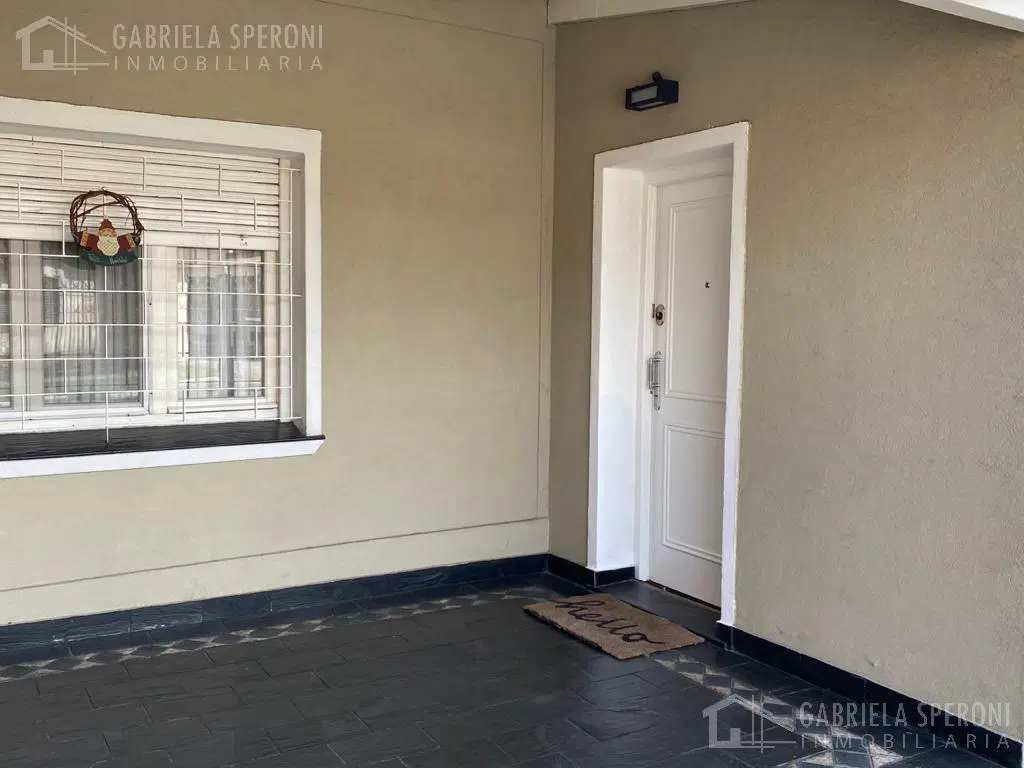 Casa 4 ambientes VENTA Banfield 2