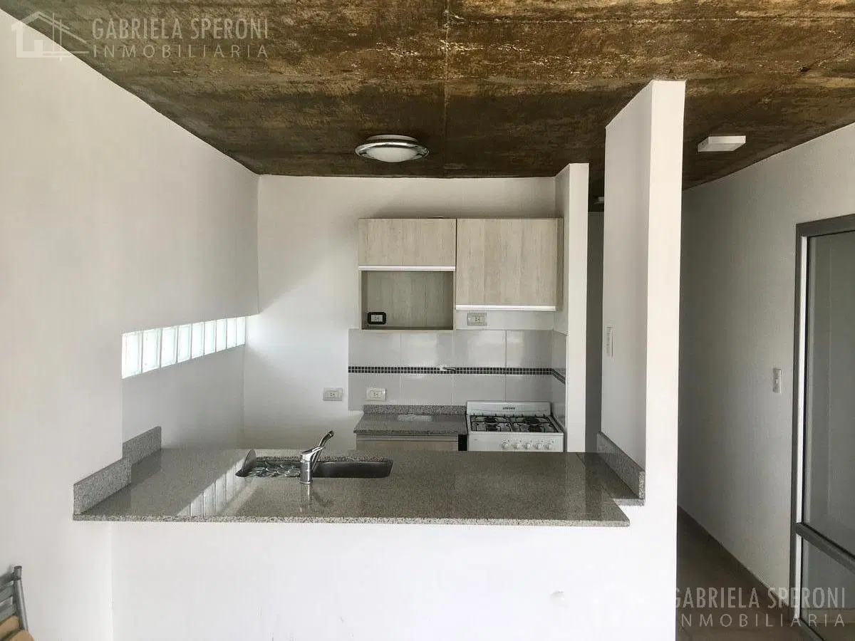 Cochera Cubierta VENTA Banfield 4