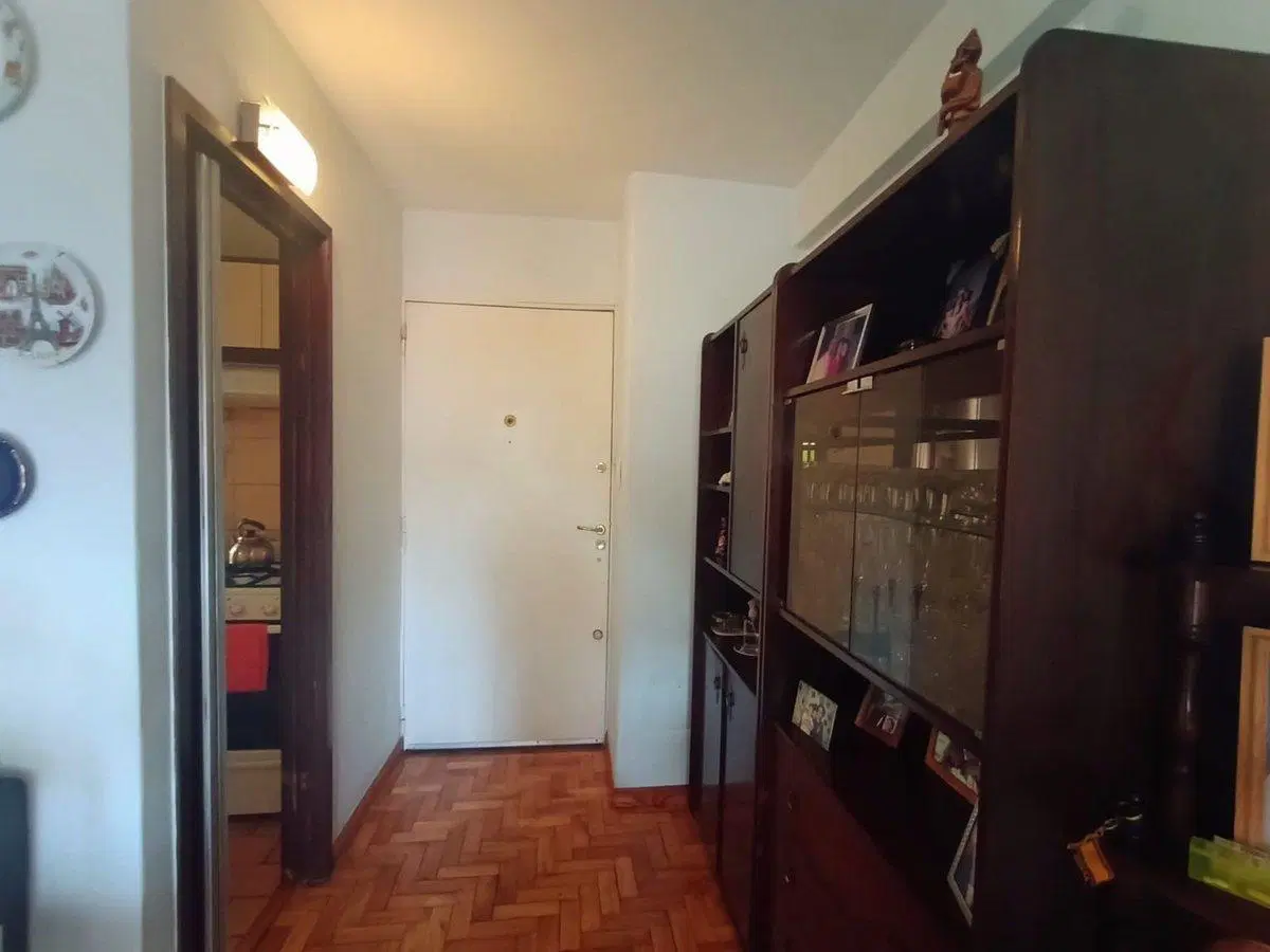 Venta Impecable 3 Ambientes sobre Av. Corrientes 3