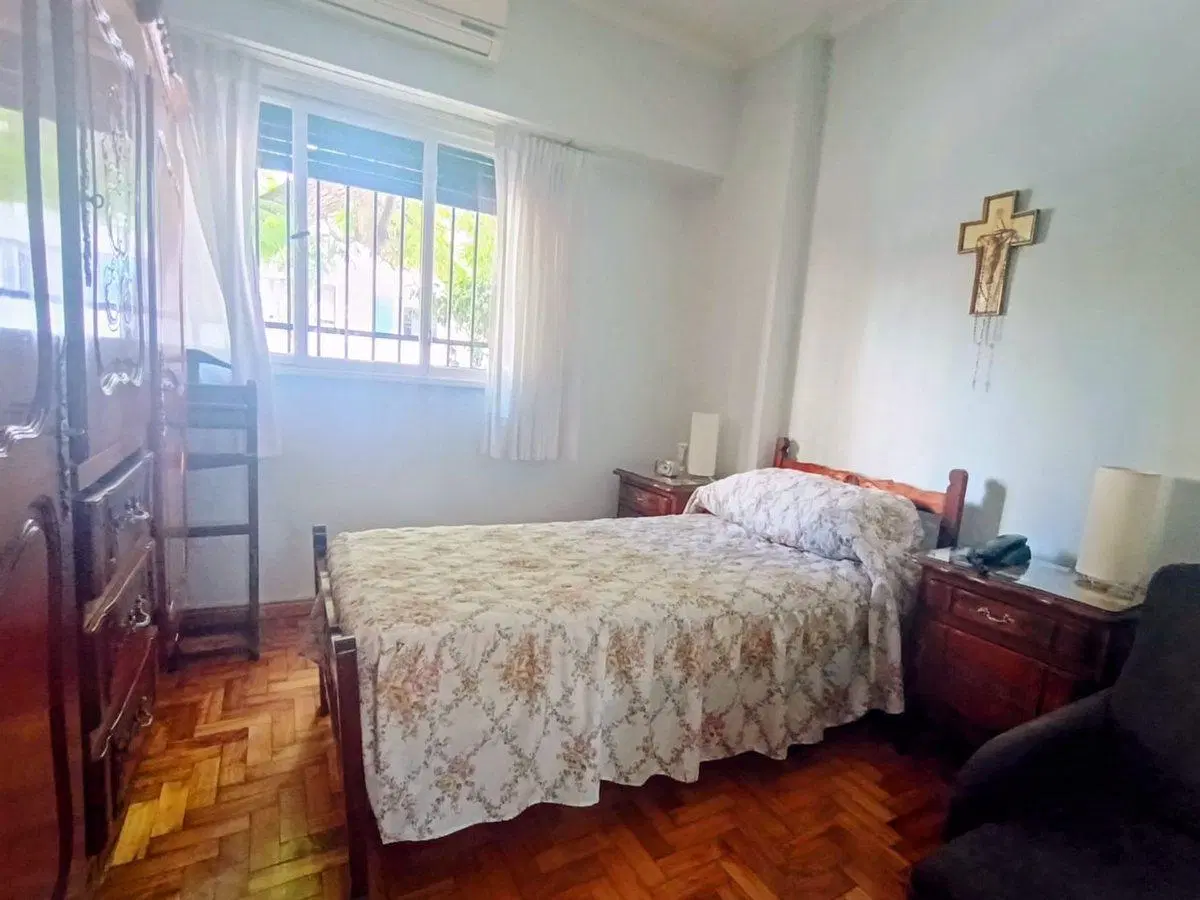 Venta Impecable 3 Ambientes sobre Av. Corrientes 4