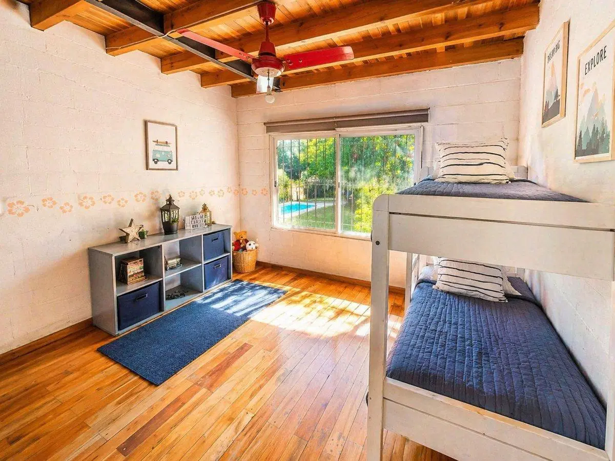 Venta de casa con terreno de 1100m2 en Del Viso 5