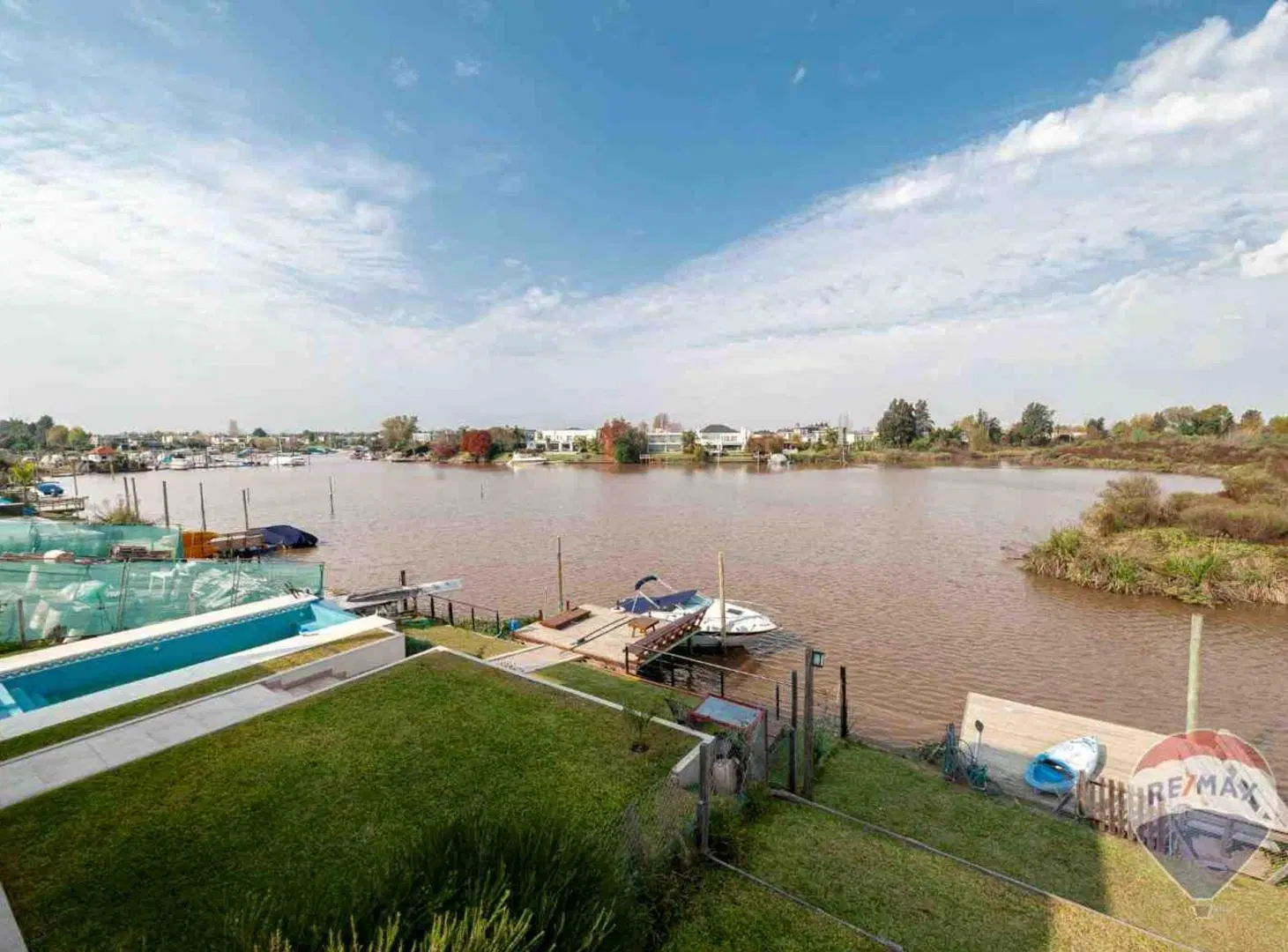 CASA EN VENTA EN EL CANAL TIGRE 4