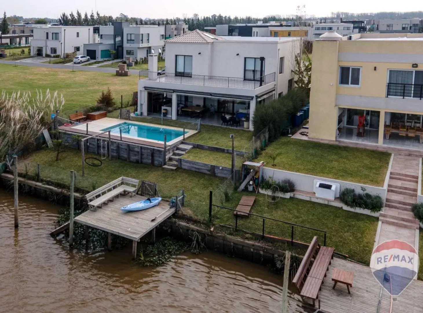 CASA EN VENTA EN EL CANAL TIGRE 5