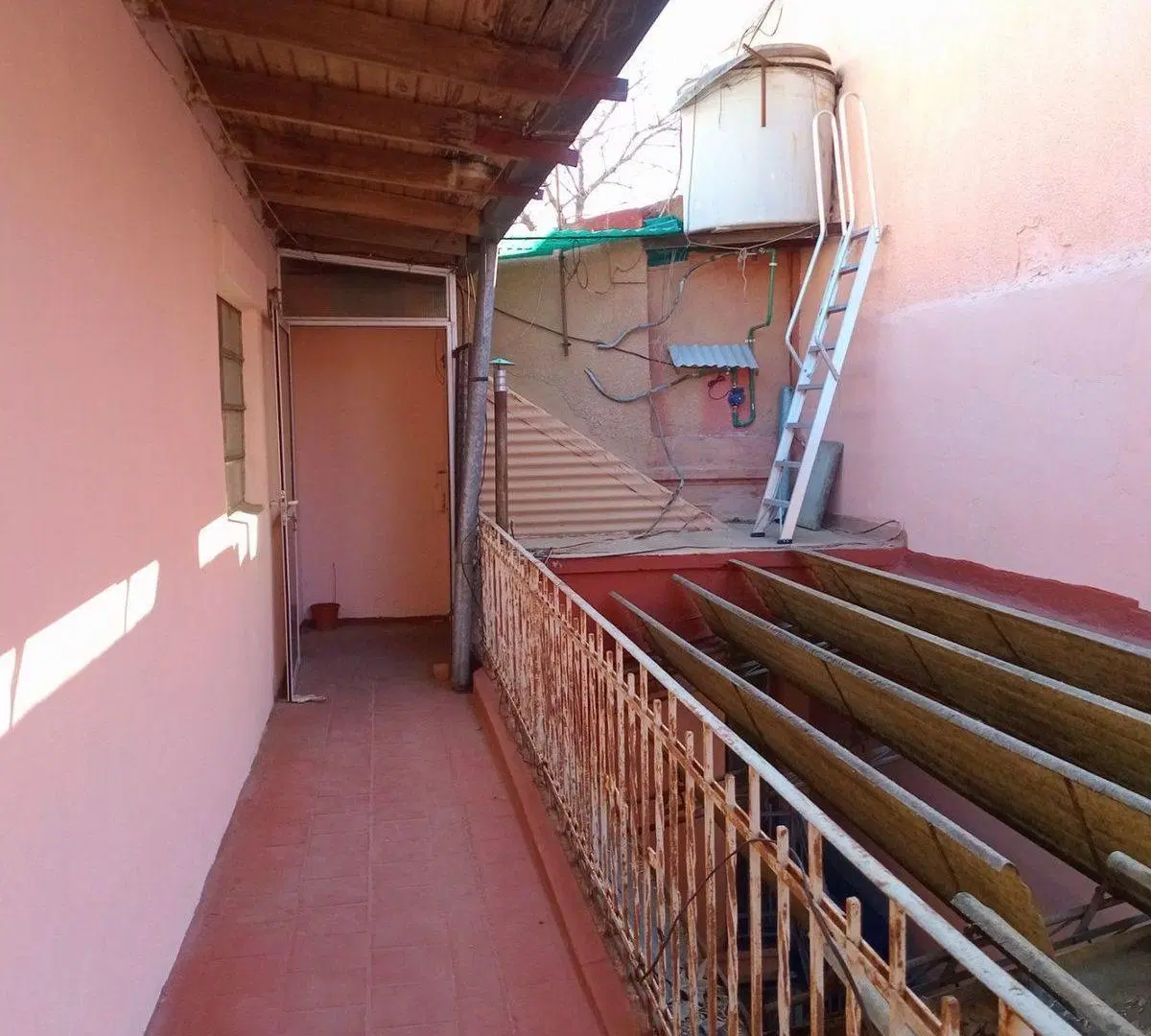 CASA + DEPTO + ESPACIO DE TRABAJO VENTA VILLA LURO 2