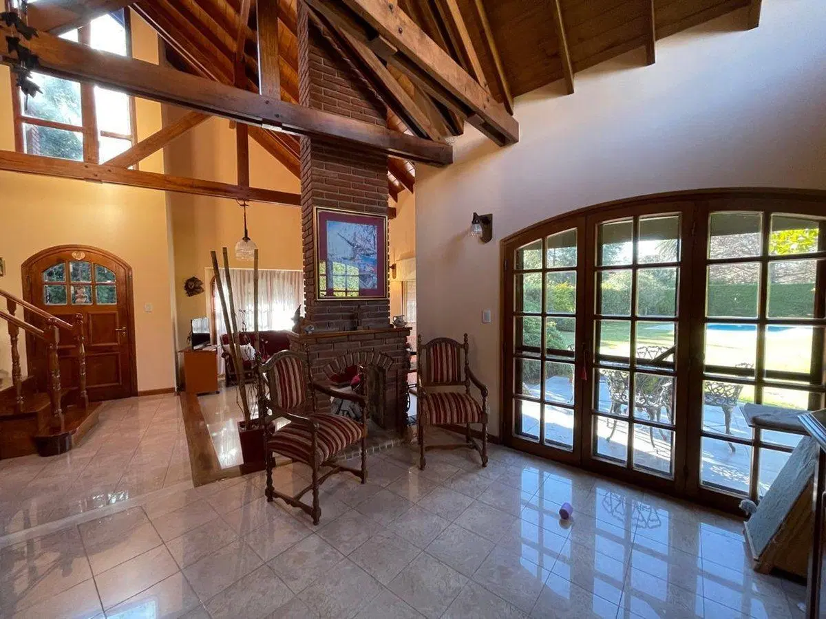 CASA COUNTRY CLUB PRIV LOMA VERDE ESCOBAR APTA CR 5