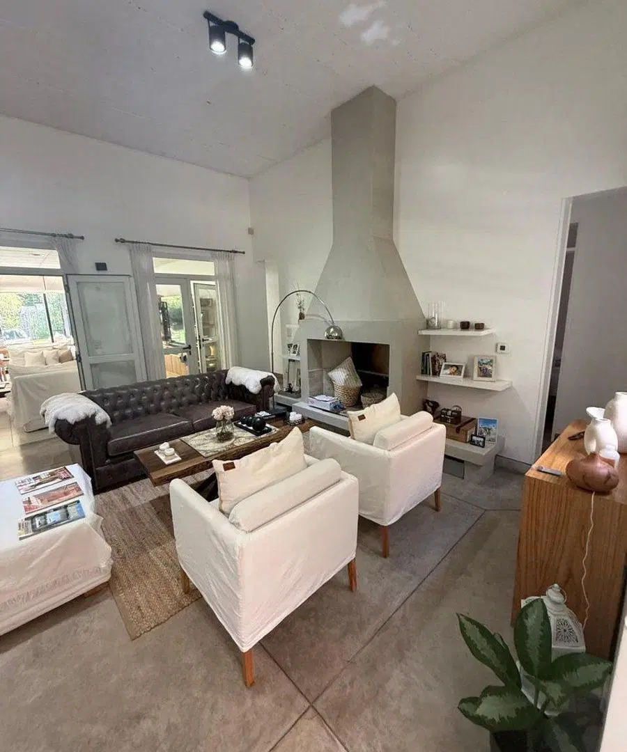 CASA EN VENTA BARRIO LOS PILARES 4
