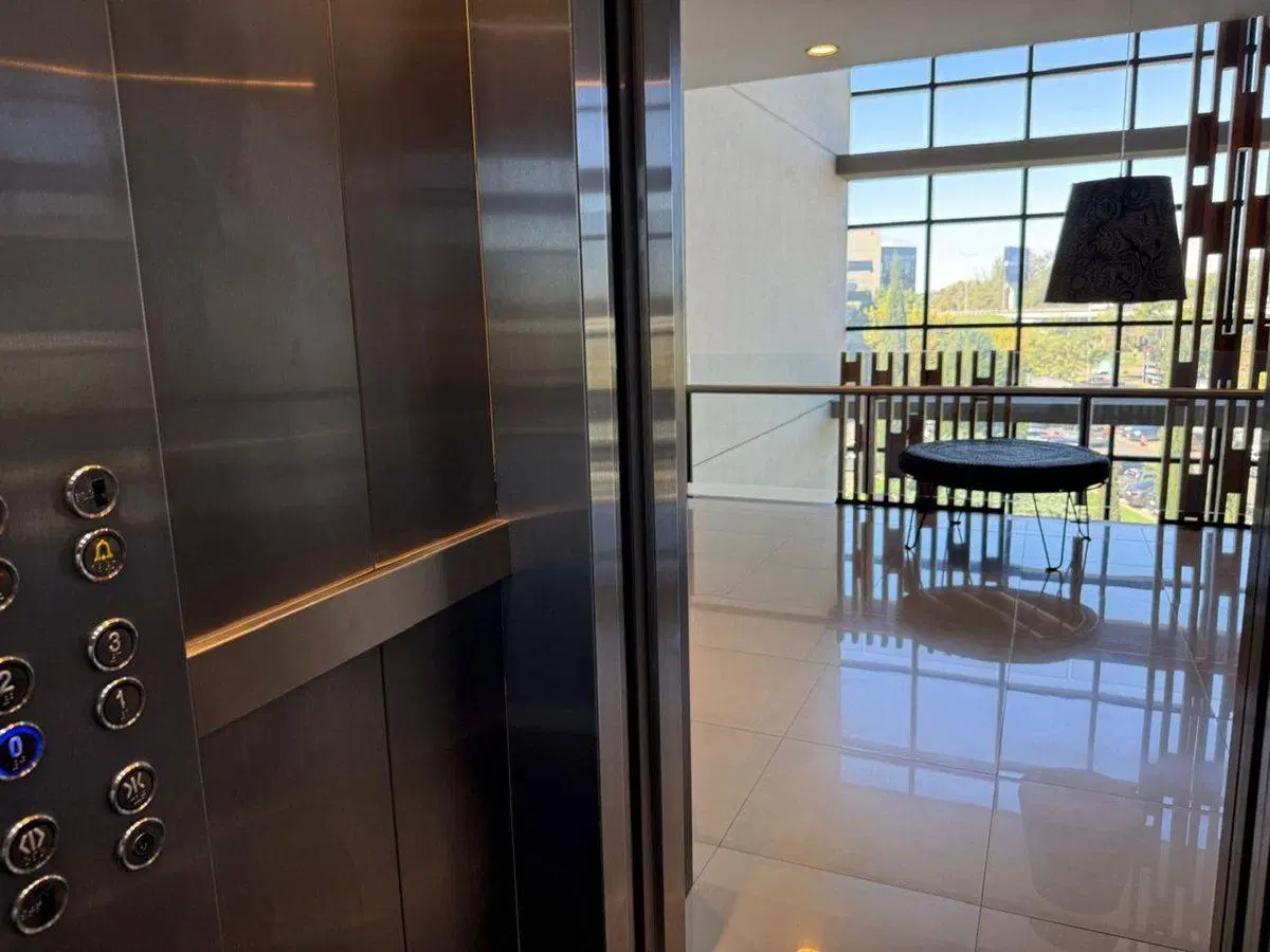 OFICINA EN VOHE PILAR CON COCHERA Y AMENITIES 4