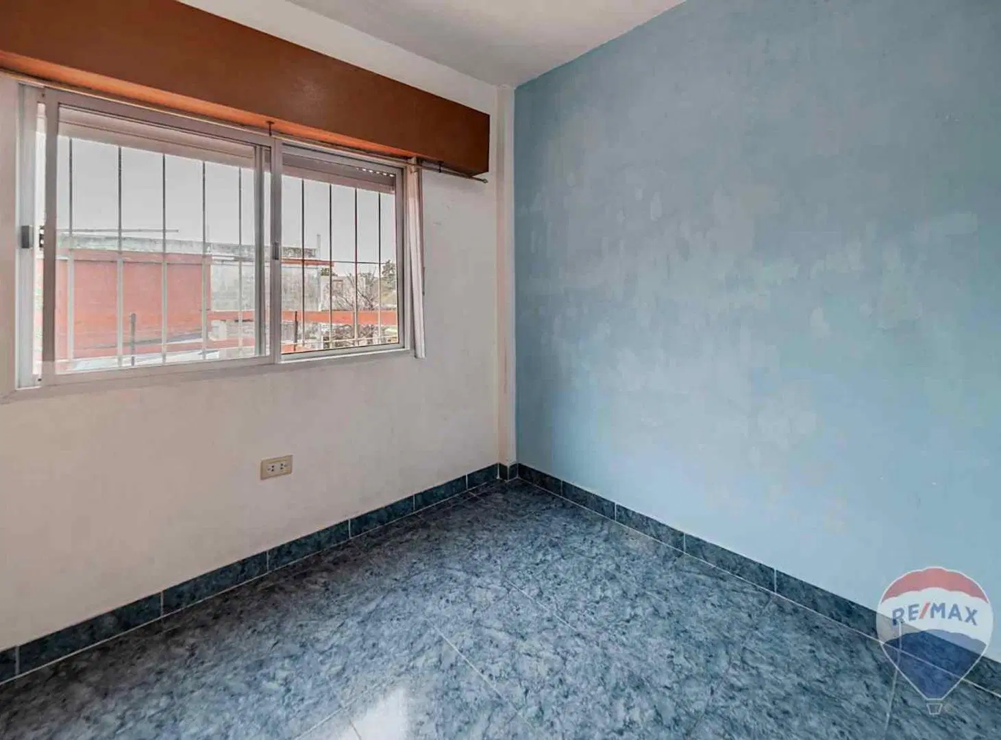 CASA EN VENTA 5 AMB + DEPTO BUEN ACCESO MORENO. 2