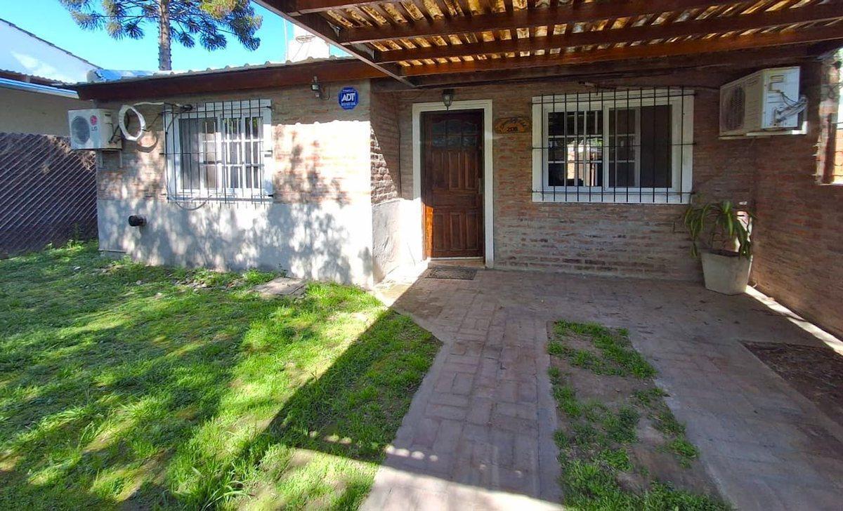 VENTA CASA en De Vicenzo Grande Inmerojable ubicac