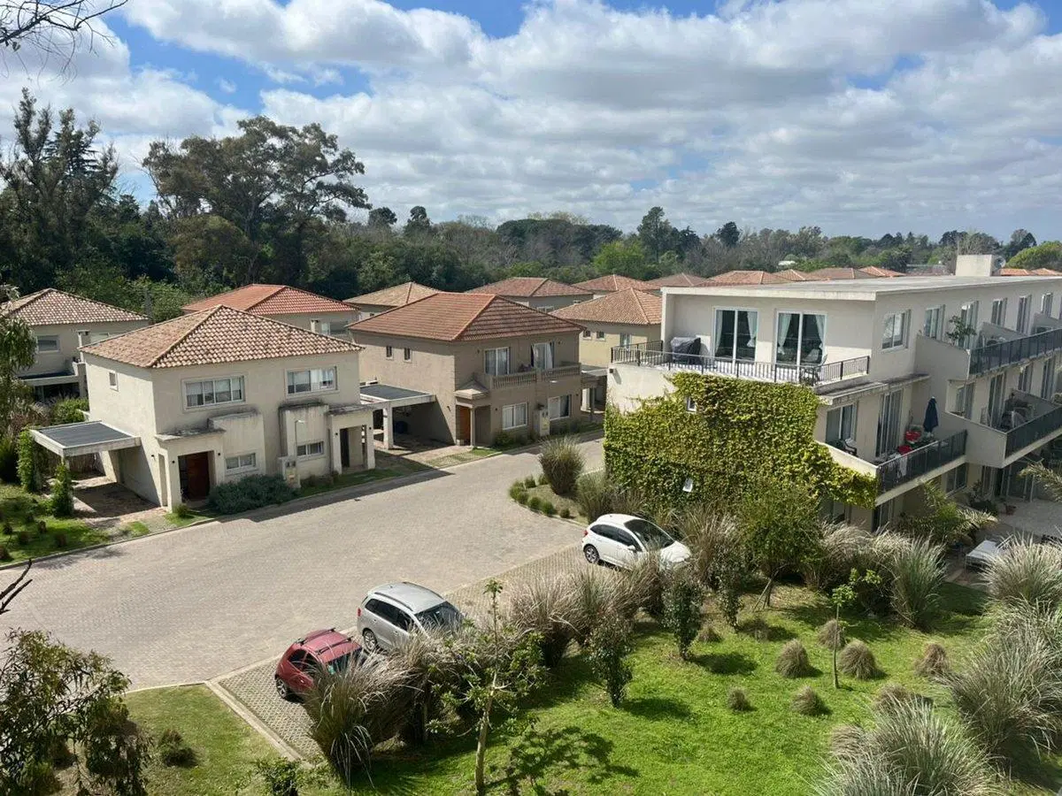 VENTA LOFT DEPTO EN SARAVI VILLAGE PILAR KM 47 2