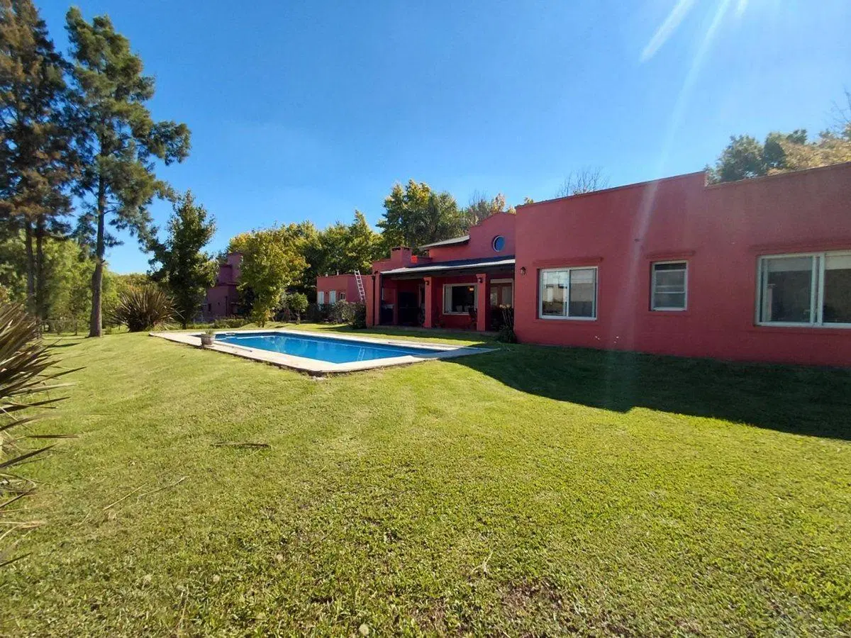 VENTA CASA 6 DORMITORIOS LOMAS D FATIMA AP CREDIT 4