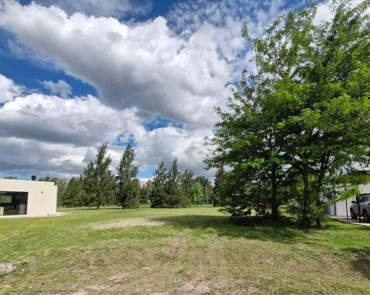 LOTE EN VENTA EN MEDAL C.C. - AL GOLF 4