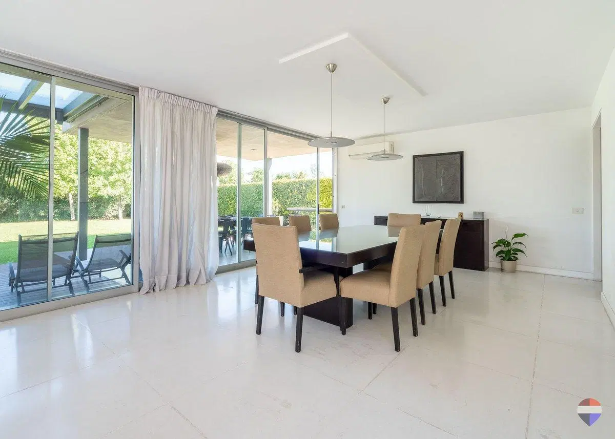 Venta Casa 5 ambientes Las Liebres 2