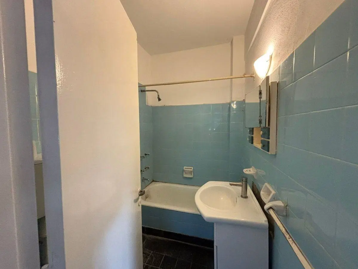 VENTA DE DEPTO EN JOSE C PAZ SOBRE AVENIDA PERON 2