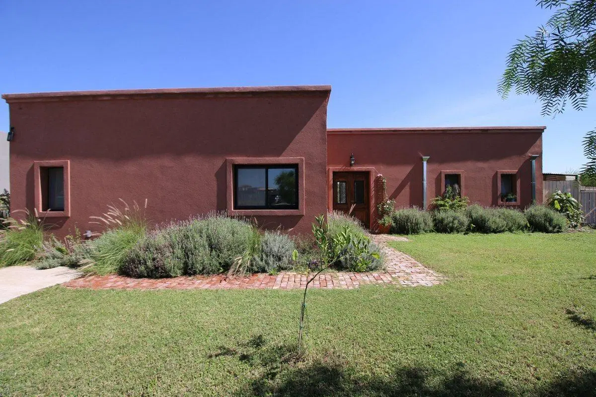 VENTA CASA CON PILETA Y LAGUNA  ACEPTA FINANCION 4