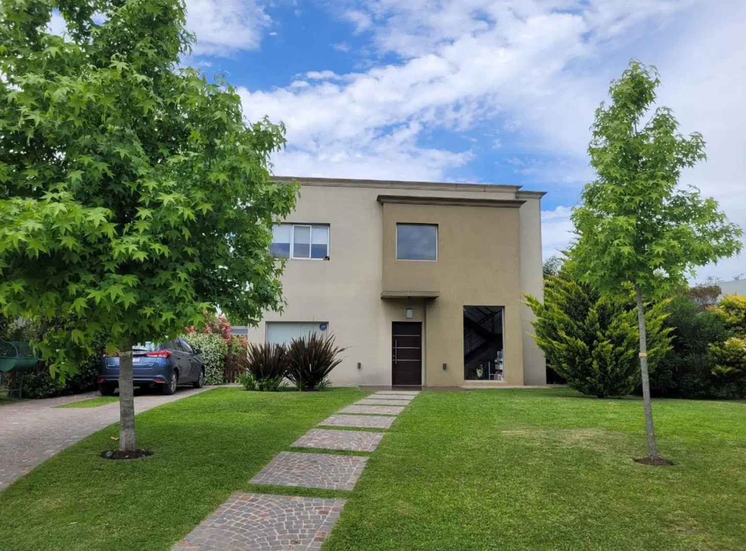 VENTA Casa 3 dorm Pileta San Eduardo 4