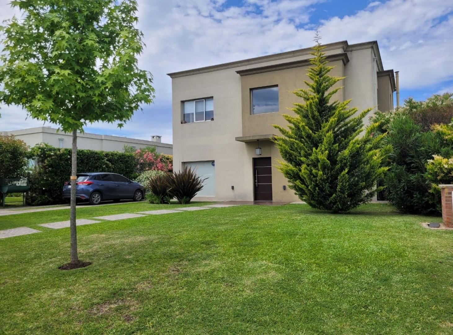 VENTA Casa 3 dorm Pileta San Eduardo