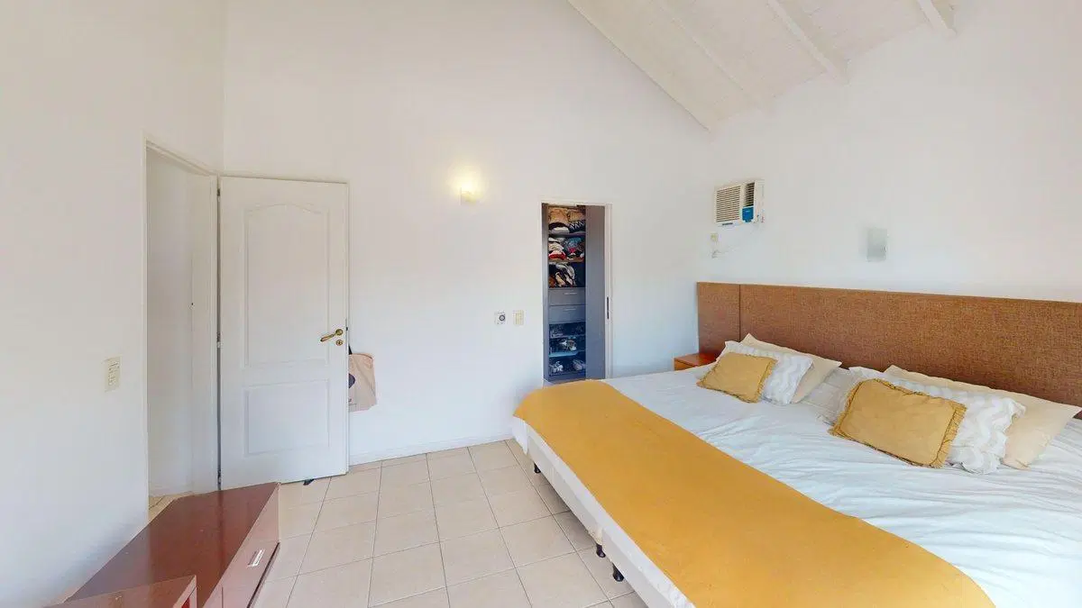 CASA A LA VENTA EN B CDO LOS PILARES 2