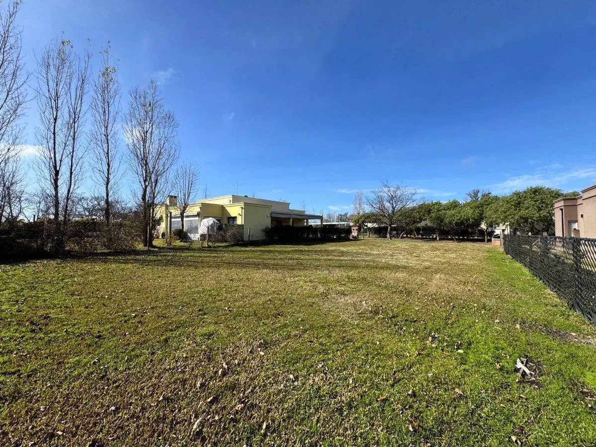 LOTE en Barrio SANTA GUADALUPE Excelente Ubicacion 4