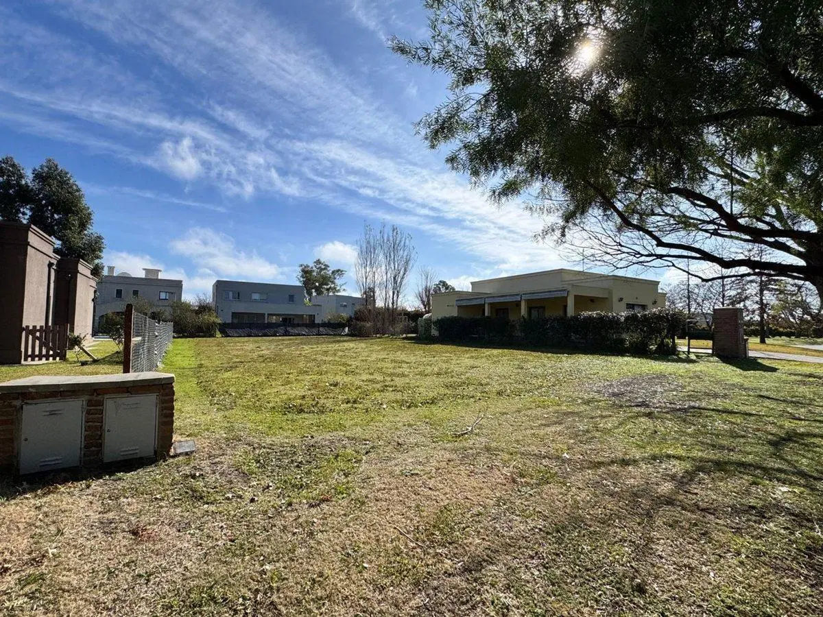 LOTE en Barrio SANTA GUADALUPE Excelente Ubicacion 2