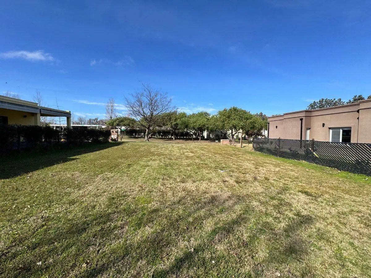 LOTE en Barrio SANTA GUADALUPE Excelente Ubicacion 3