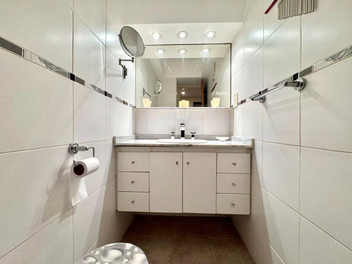 Venta dpto 4 Amb /dep Balcón y 2 Cocheras Fijas 8