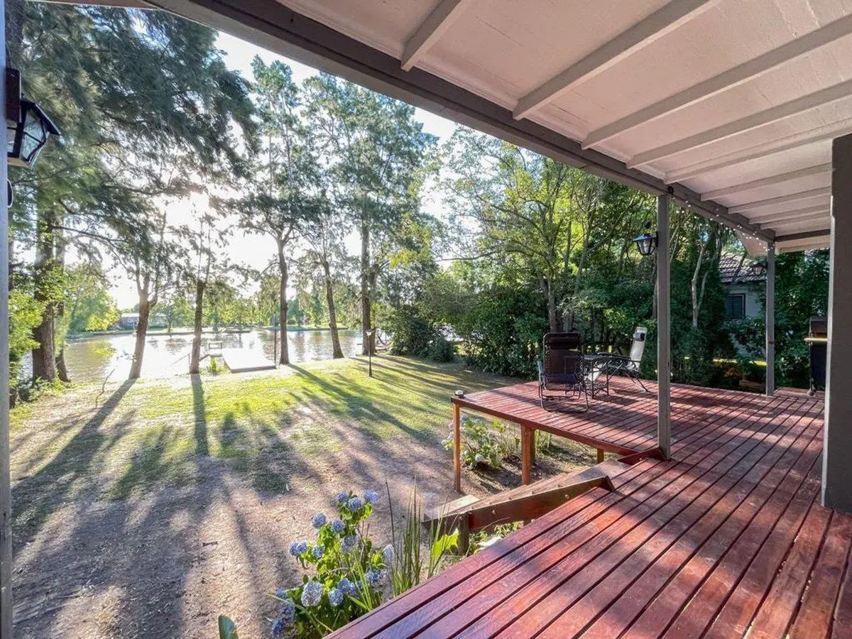 EXCELENTE CASA EN EL DELTA 2