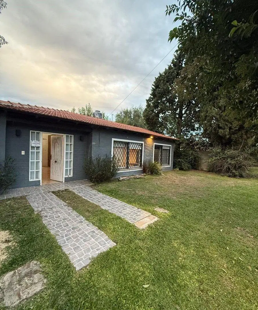 Venta casa 2 dorm, jardín/pileta quincho Pilar 2