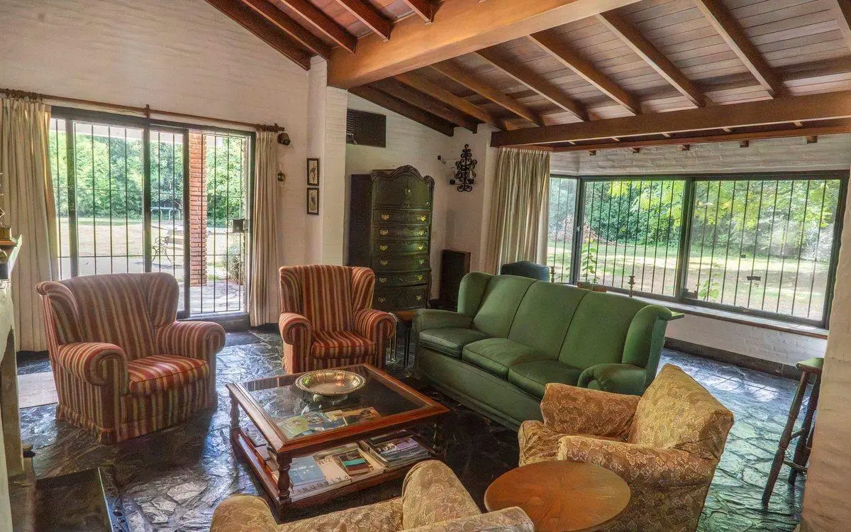Venta CASA excelente ubicación 3/4 Dorm gran Lote 2