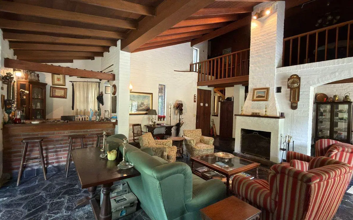 Venta CASA excelente ubicación 3/4 Dorm gran Lote 5