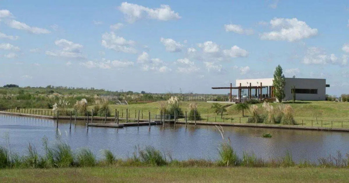 Lote a la Laguna Barrio Náutico El Cazal Escobar 3