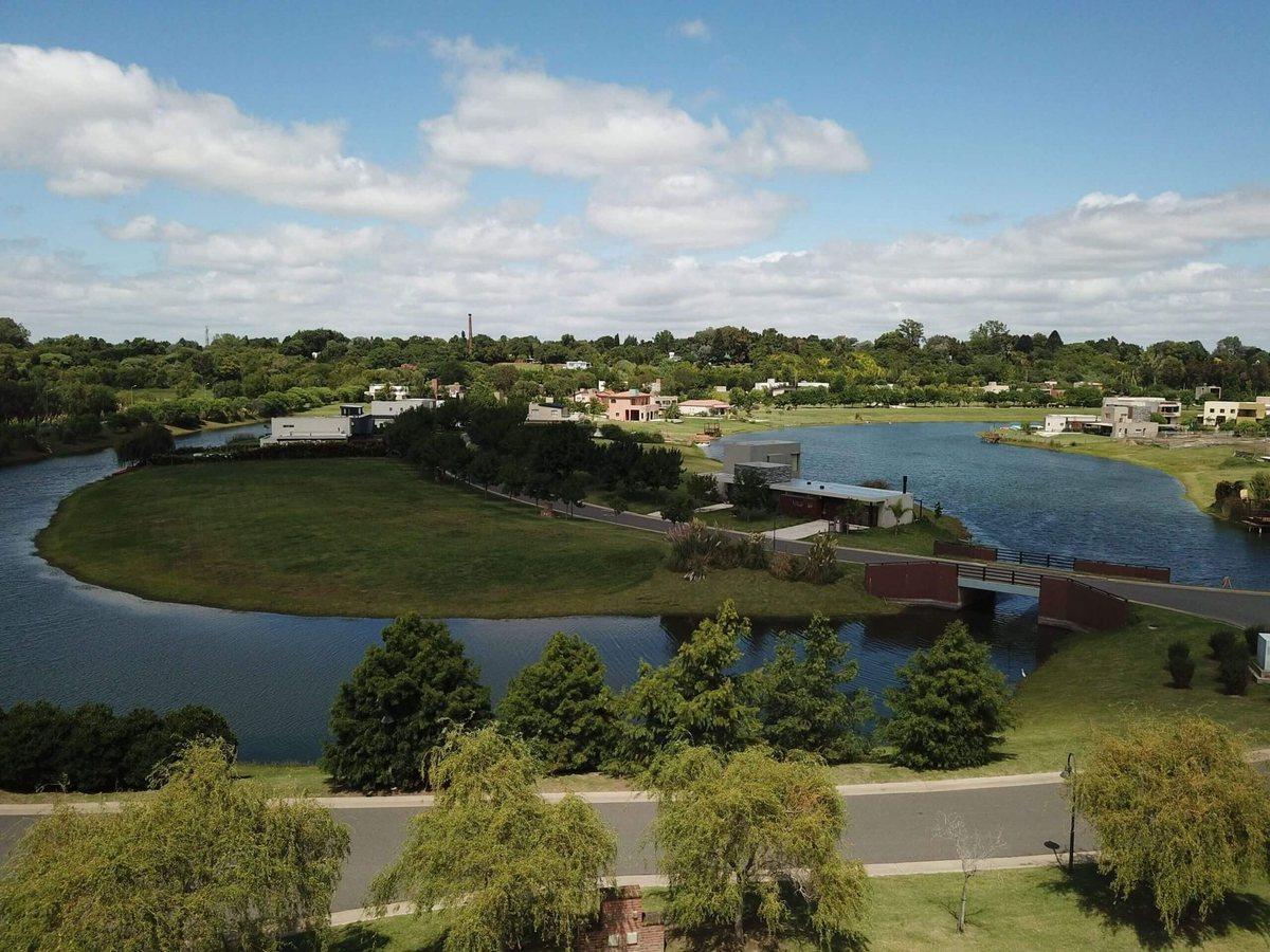 Lote a la Laguna Barrio Náutico El Cazal Escobar