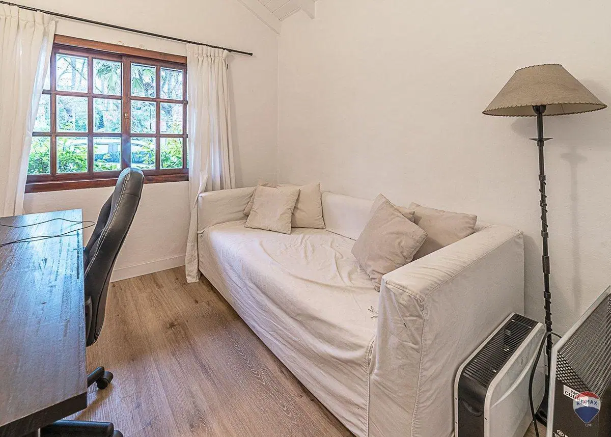 CASA EN VENTA EN UNA PLANTA 4