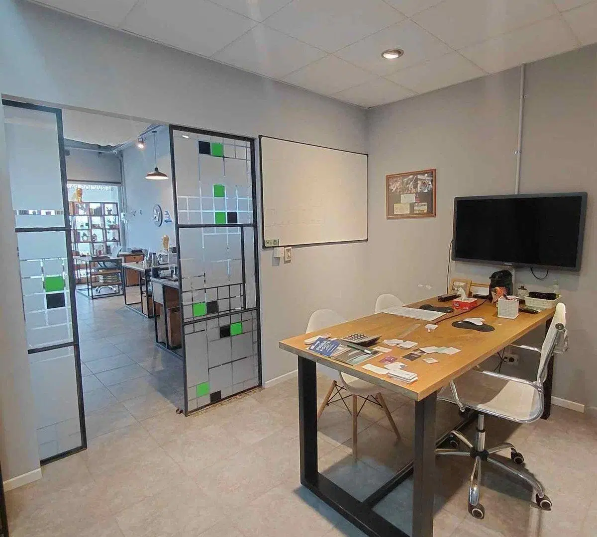 LOCAL COMERCIAL-OFICINA 2° PISO VERDI 57 RUTA 8 3
