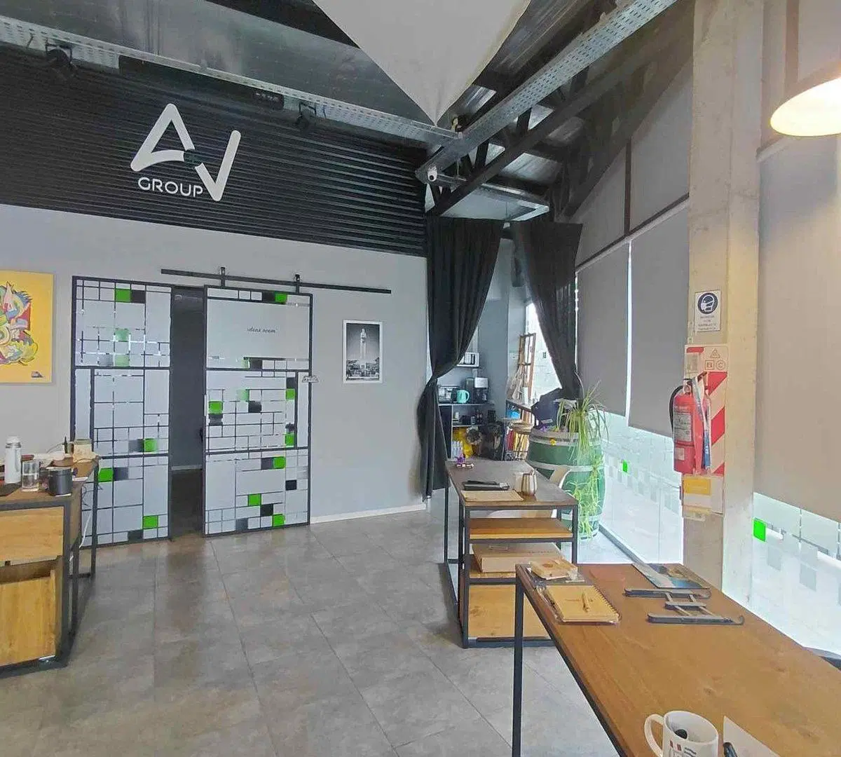 LOCAL COMERCIAL-OFICINA 2° PISO VERDI 57 RUTA 8 5