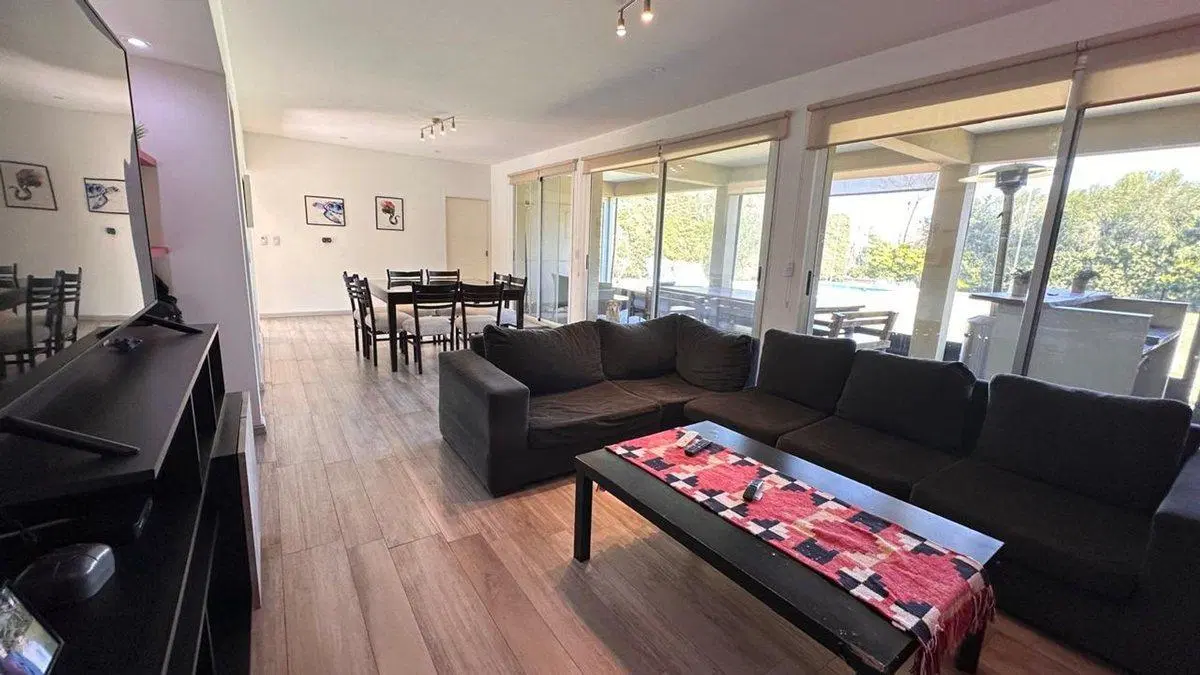 Venta Casa con pileta - Villa Olivos, Ramal Pilar 2