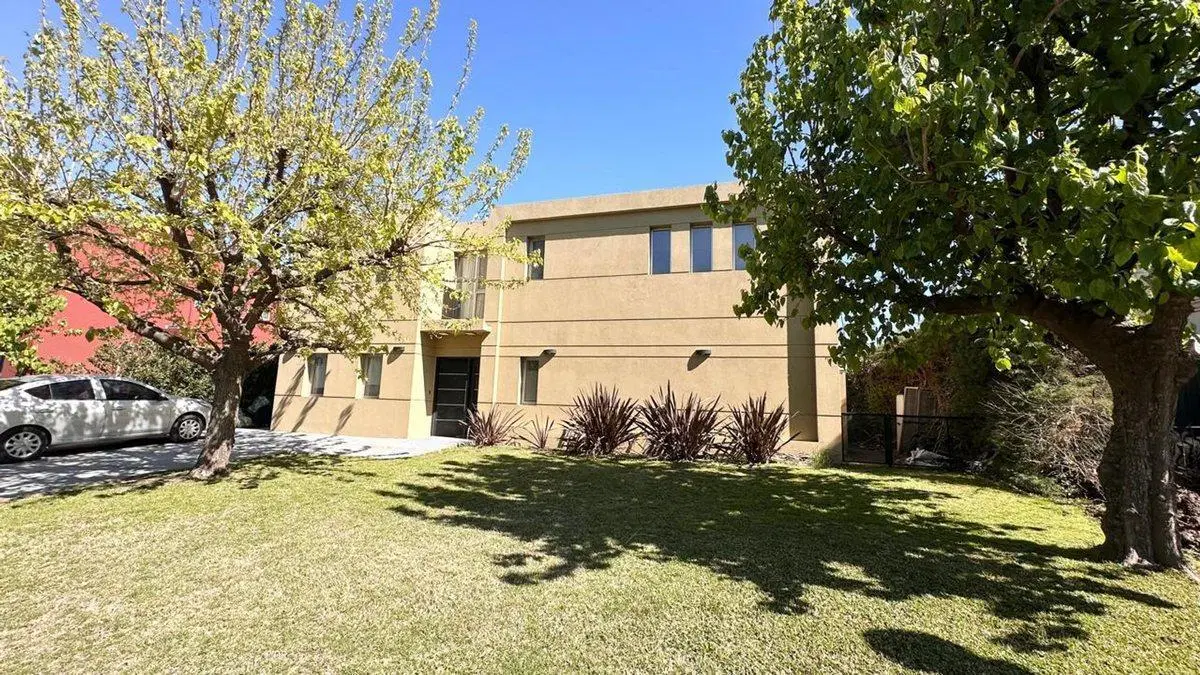 Venta Casa con pileta - Villa Olivos, Ramal Pilar 4