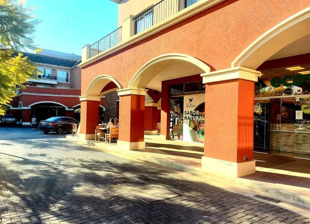 LOCAL EN VENTA C COCHERA SUB PUEBLO CAAMAÑO PILAR 2