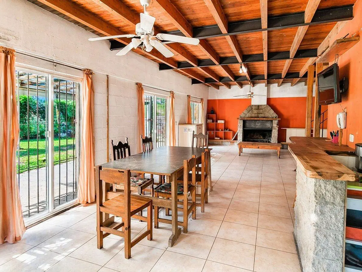 Venta de casa con terreno de 1100m2 en Del Viso 3