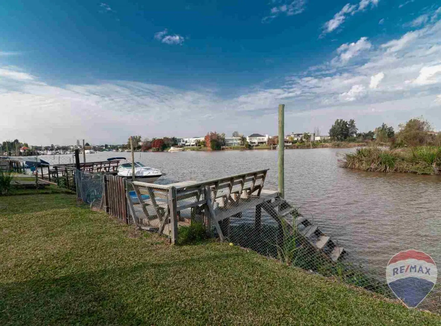 CASA EN VENTA EN EL CANAL TIGRE 3
